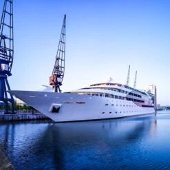 Executive Yacht Overnight Stay With Dinner And Wine On The Sunborn