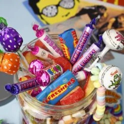 Born In The 90's - Retro Sweet Jar -Cheap Gifts Store 735x735 fitbox born in the 90s standard base 04