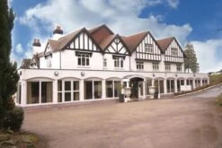 Two Night Getaway With Afternoon Tea For Two -Cheap Gifts Store 735x735 fitbox fwutngt04